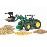 Traktor John Deere 6920 s prívesom